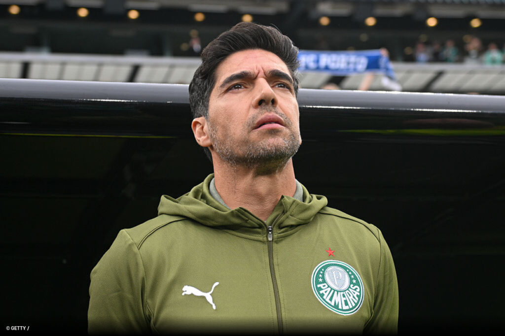 1300796 abel ferreira ofereceu camisola no fim do jogo a minha espos