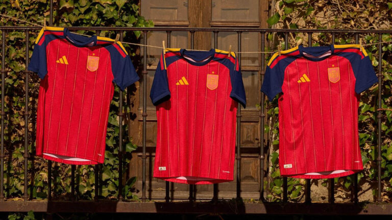 Camisa titular da Espanha 2026 2027 adidas a