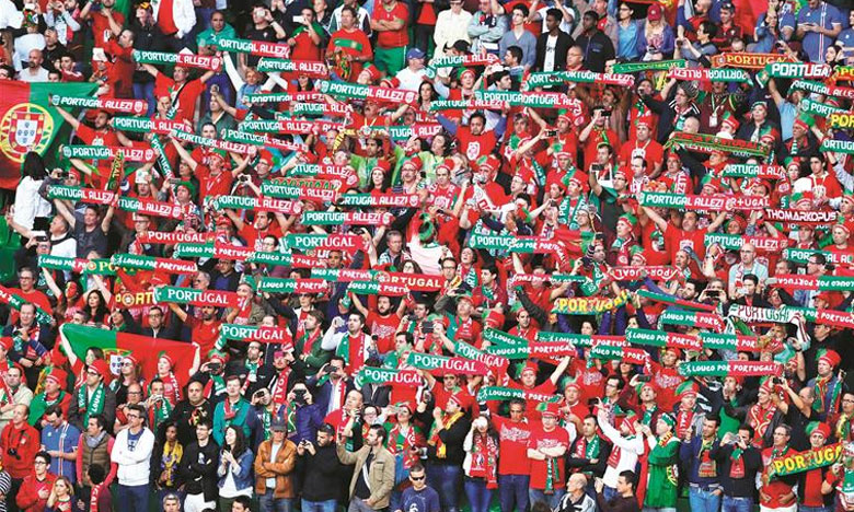 mais de 1 200 adeptos portugueses viajam para a russia para apoiar a selecao nacional 5e82707c7dfc2